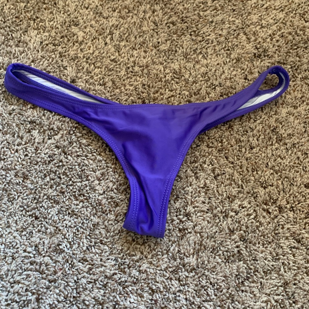 Thong Bikini. Large.